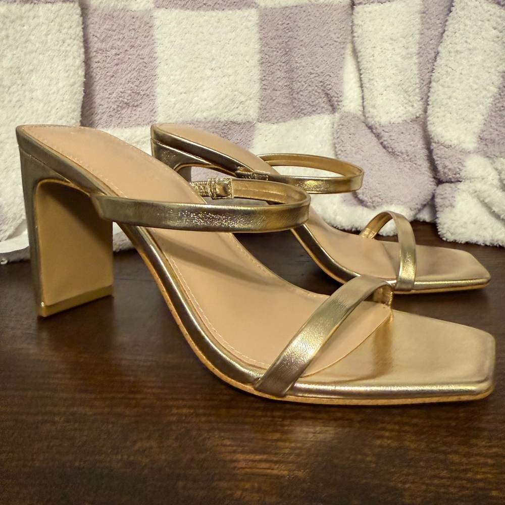 Elegant Gold Strap Heels NWOT